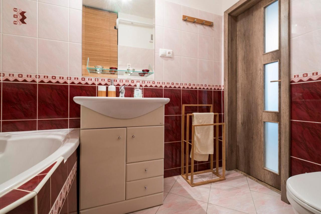 Stylish Centrally Located 1Br Apartment With Parking 布拉迪斯拉发 外观 照片